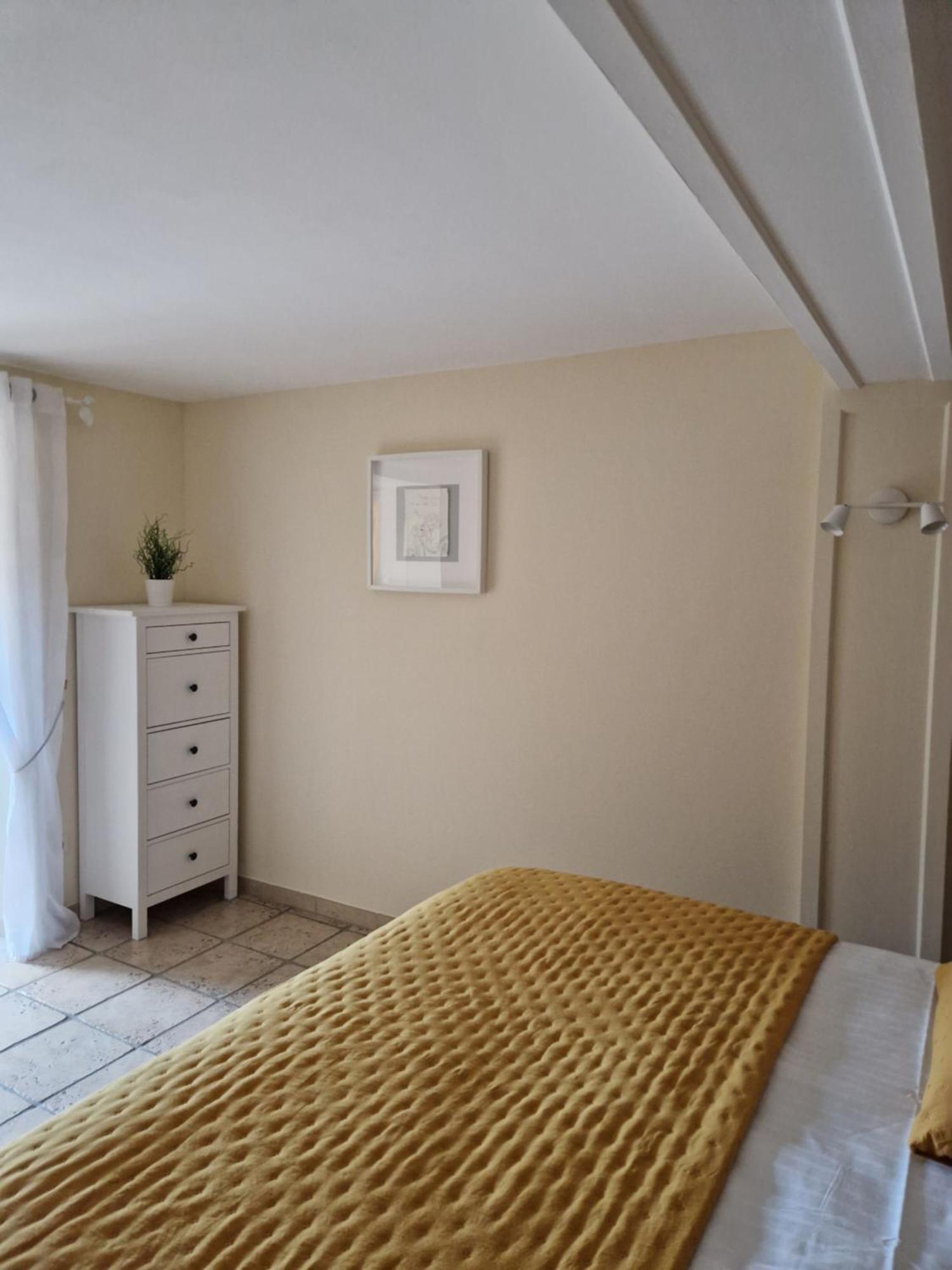 Villa Thebaide Chambres D'Hotes Laudun Rum bild